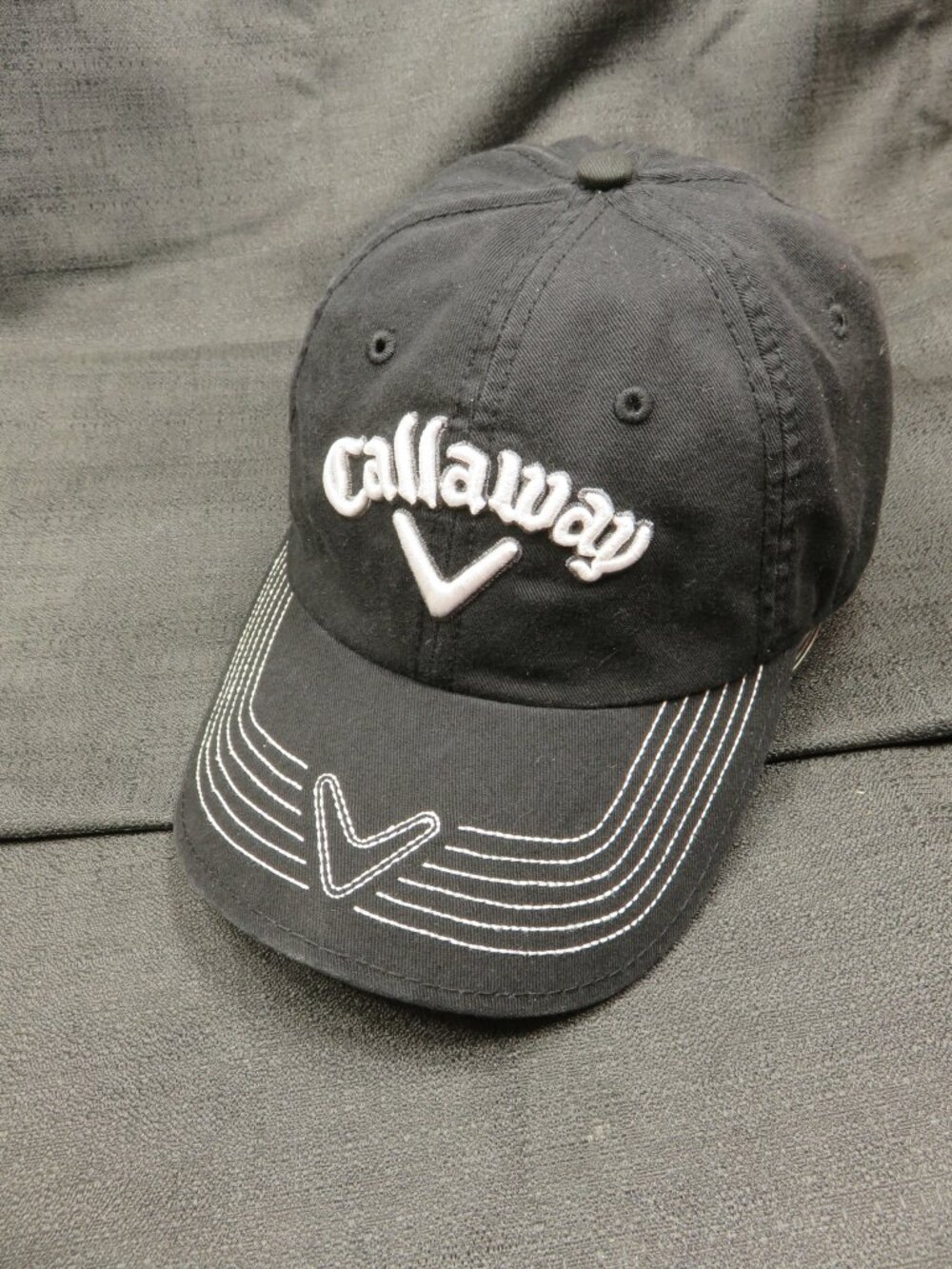 Callaway Golf Hat Black & White Adjustable Strap & Snap Low Crown Baseball Cap